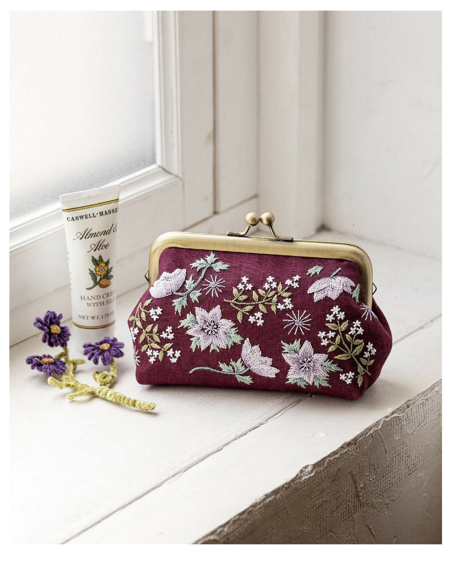 Herb Embroidery on Linen Vol.04