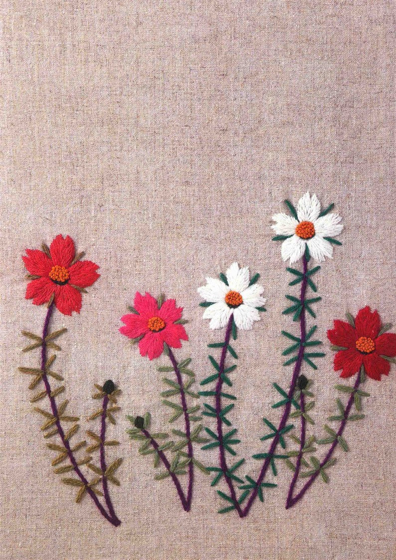 Korean Style Flower and Grass Embroidery - 50 Kinds of Flowers Embroidery (2015) (CHINESE)