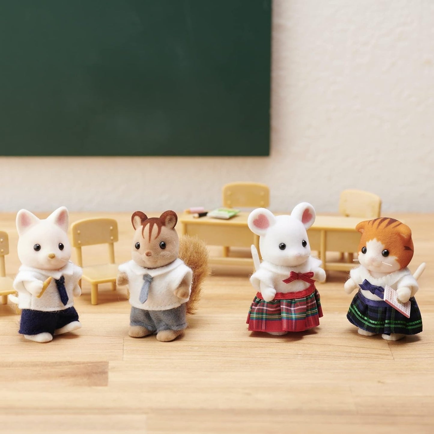 Sylvanian Families Dress-up Clothes Made With Felt (Kimiko Sasaki) (Lady Boutique Series No.8226)