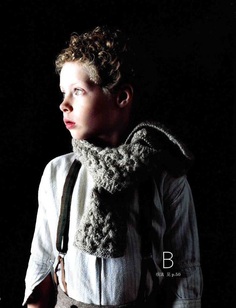 A Hand Knitted Scraf that Looks Beautiful on Both Sides (2014) (CHINESE)