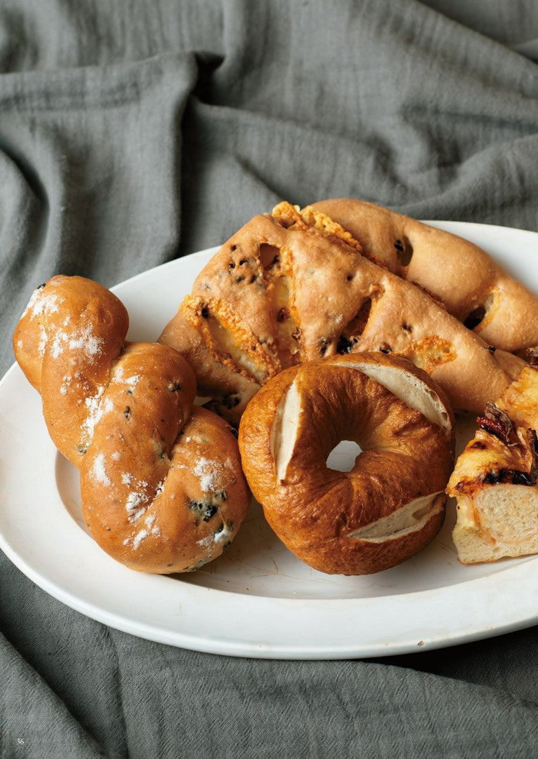 Bread From a High-End Specialty Store Made in a Home Bakery (Kazuya Ogiyama)