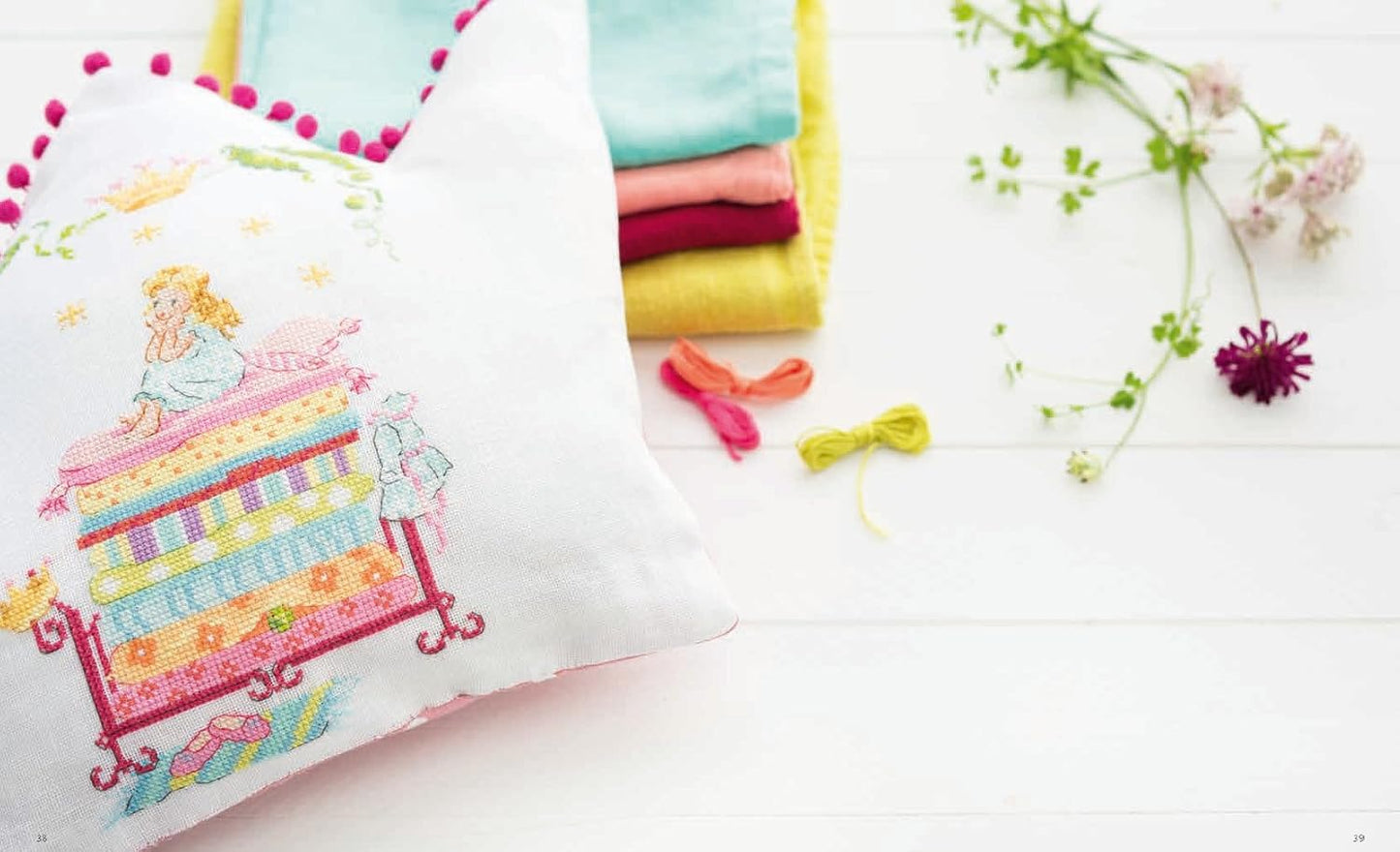 Fairy Tales and Fables Cross-Stitch From Paris (Veronique Enginger) (2017)