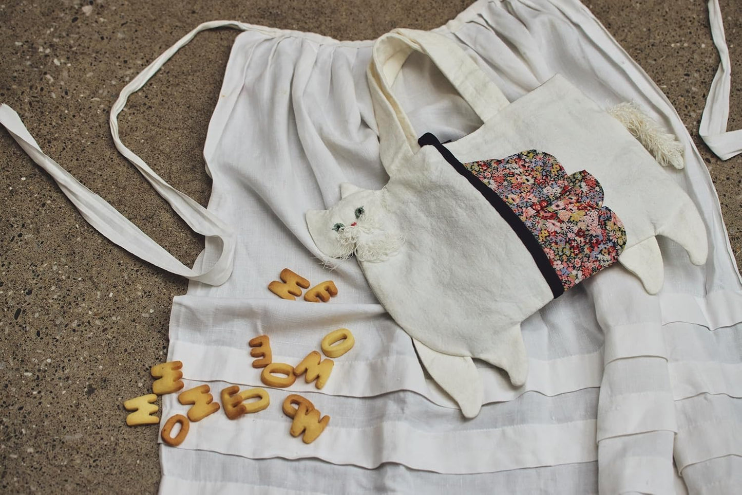 Cat Bags and Accessories Made From Linen (2025)