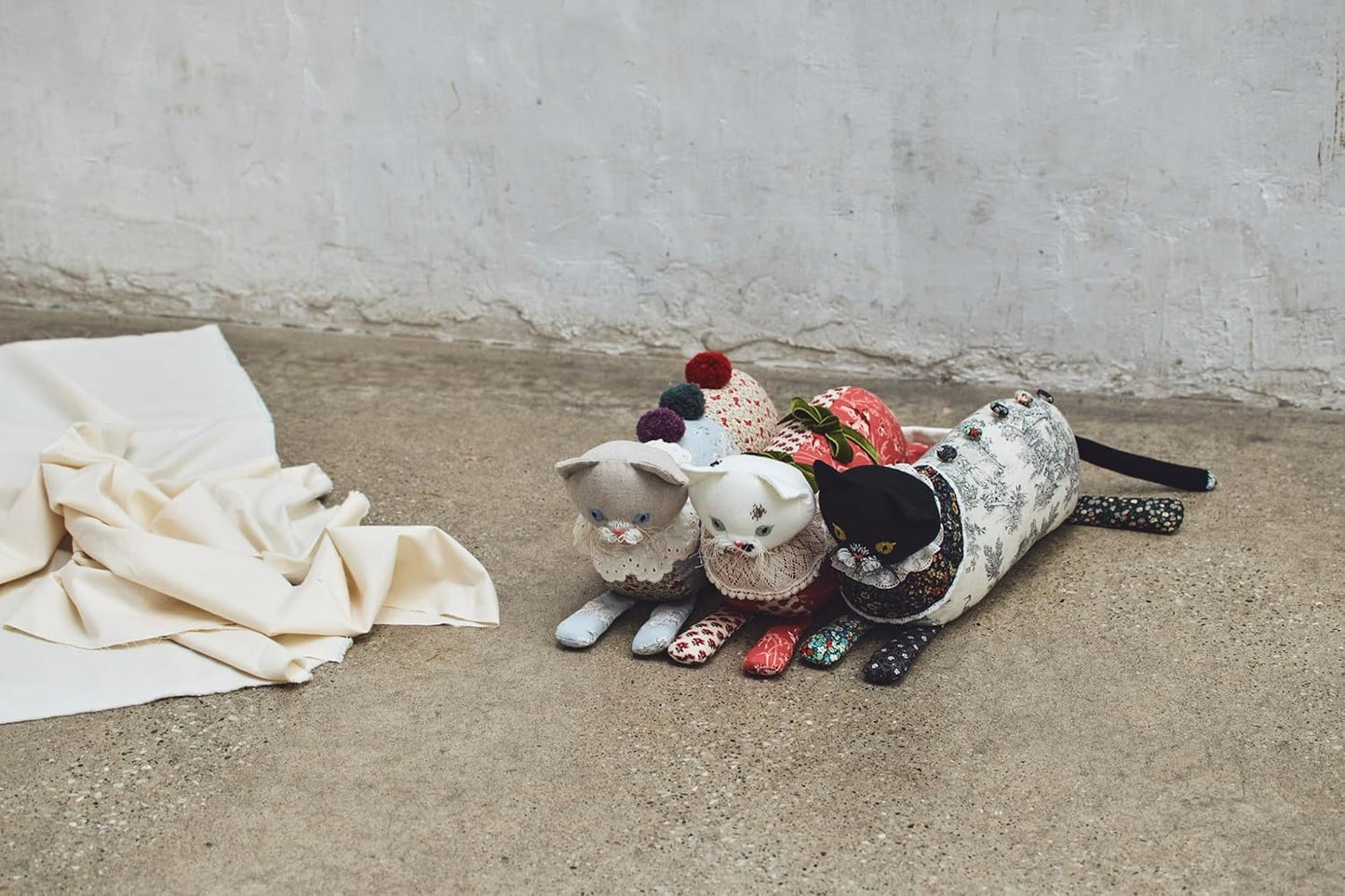 Cat Bags and Accessories Made From Linen (2025)