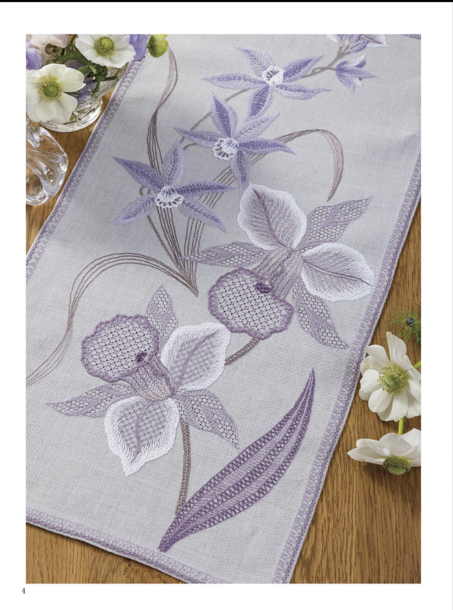 French Embroidery and Designs 162 - Beautiful Stitches that Stand Out With Color (Kaoru Totsuka) (2025)