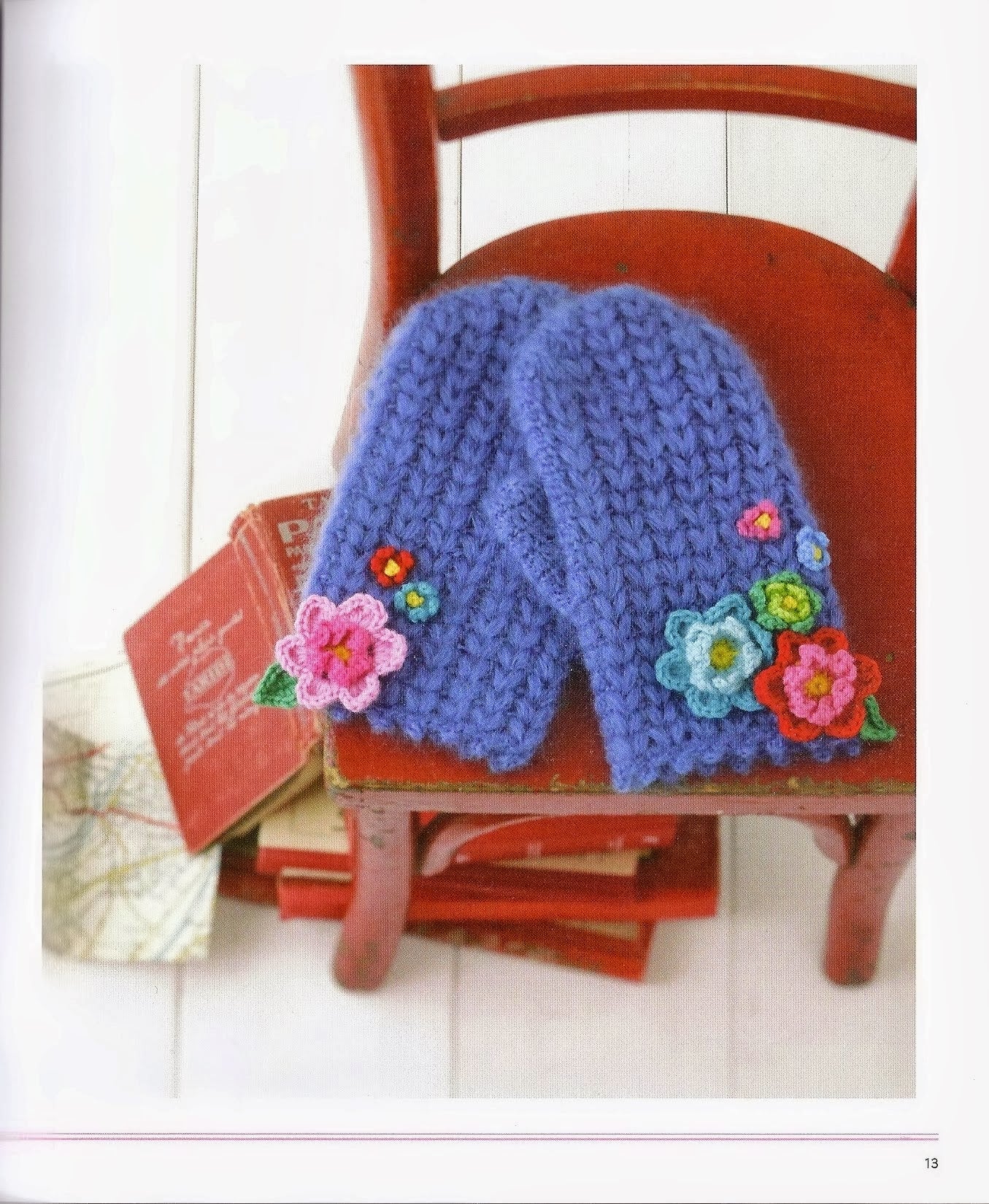 Pretty Color Crochet and Knit Goods Vol.04 (2012)