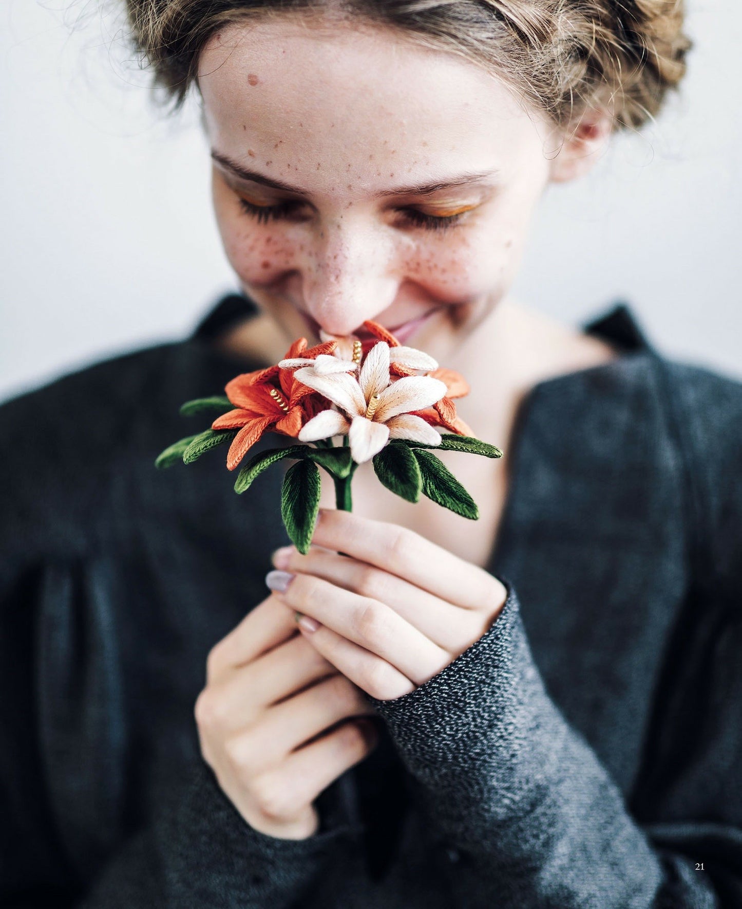 12-Month Flower Accessories Made With Three-Dimensional Embroidery