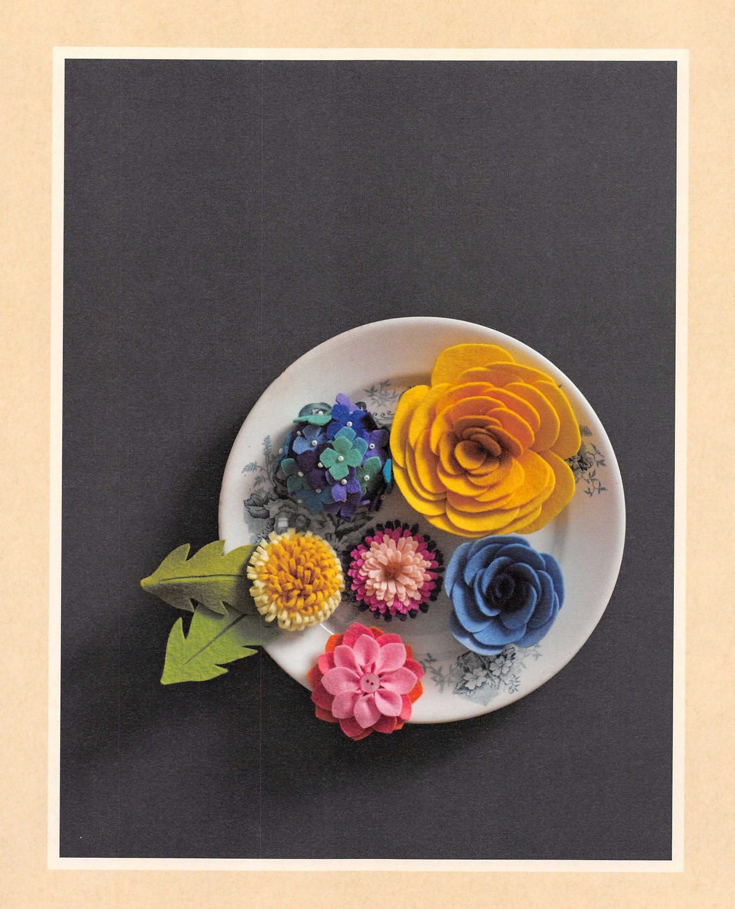 How to Make Felt Flowers BOOK (Tiny Miscellaneous Goods and Accessories)